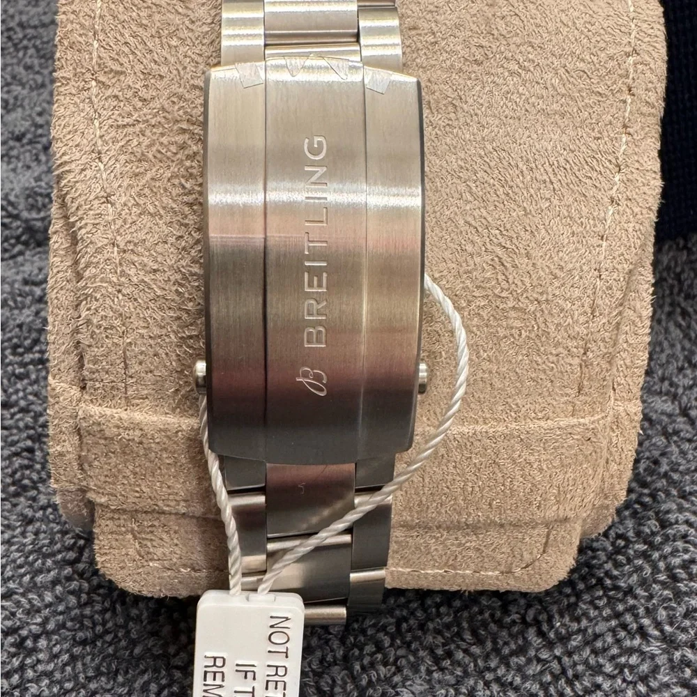 Breitling Avenger Green Dial BNIB - Picture 4 of 7